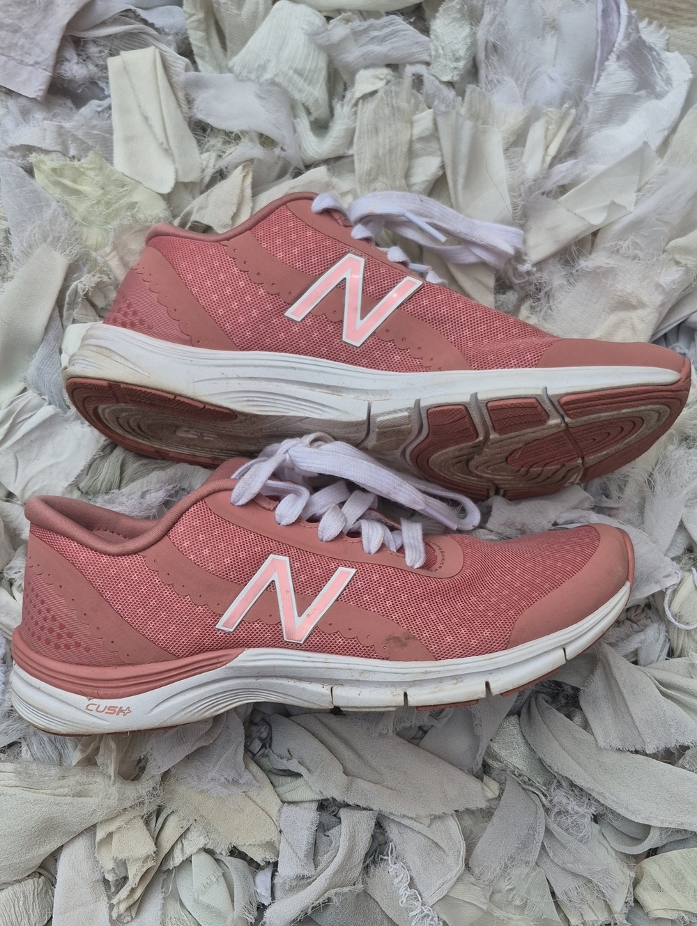 New Balance - Picture 2 of 7
